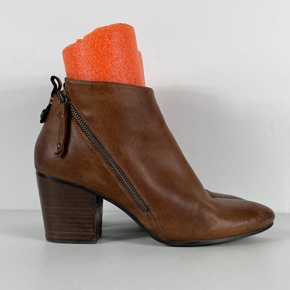Steve Madden Shoes - Steve Madden Jaydun Cognac Leather Almond Toe Heeled Ankle Booties Size 10